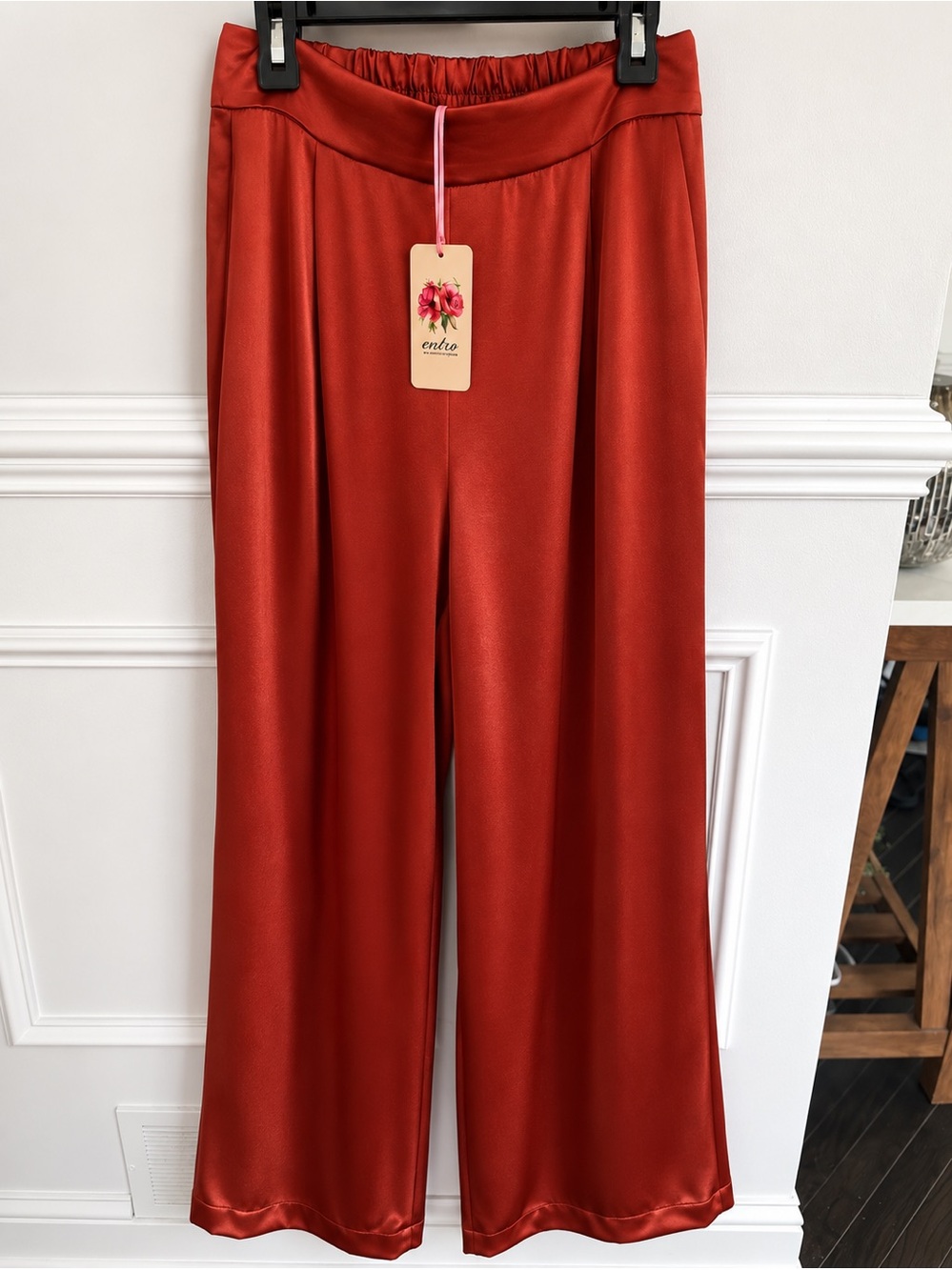 Entro Radiant Rust Satin
Wide Leg Pants NWT - Picture 2 of 8